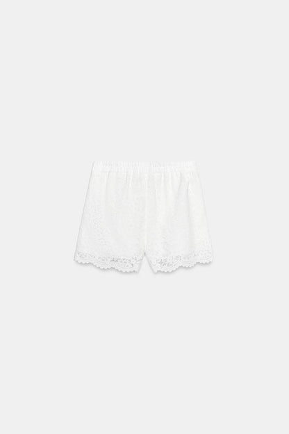 Bermuda en dentelle
