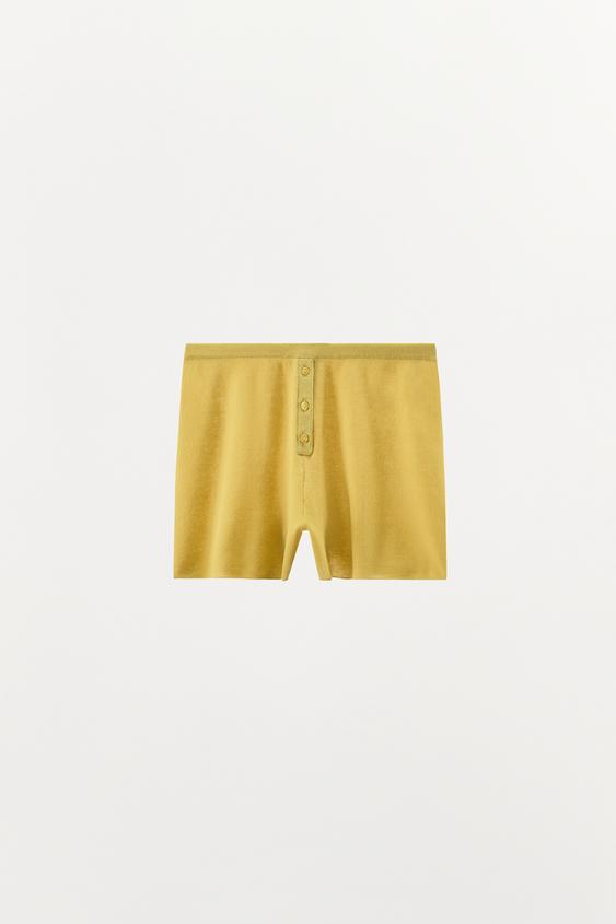 Short en maille à boutons