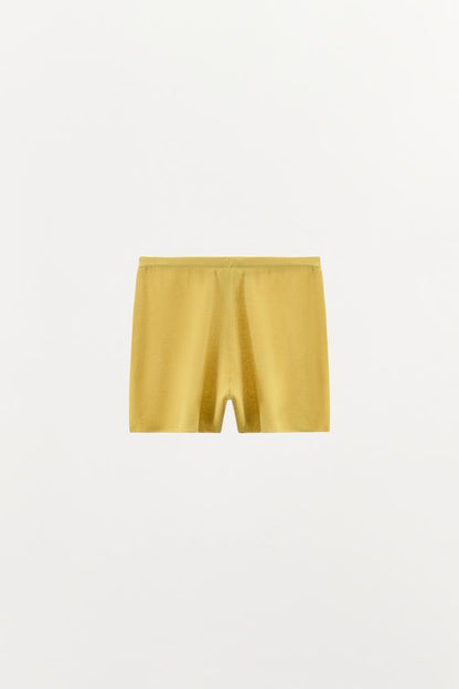 Short en maille à boutons