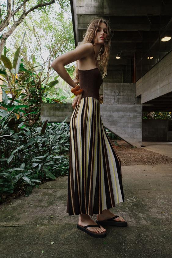 Robe texturée à rayures