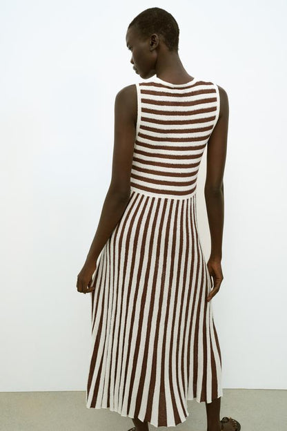 Robe longue à rayures plissée texturée