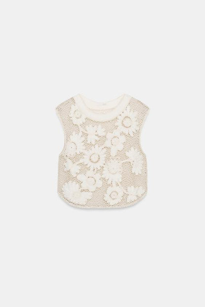 Top au crochet à fleurs