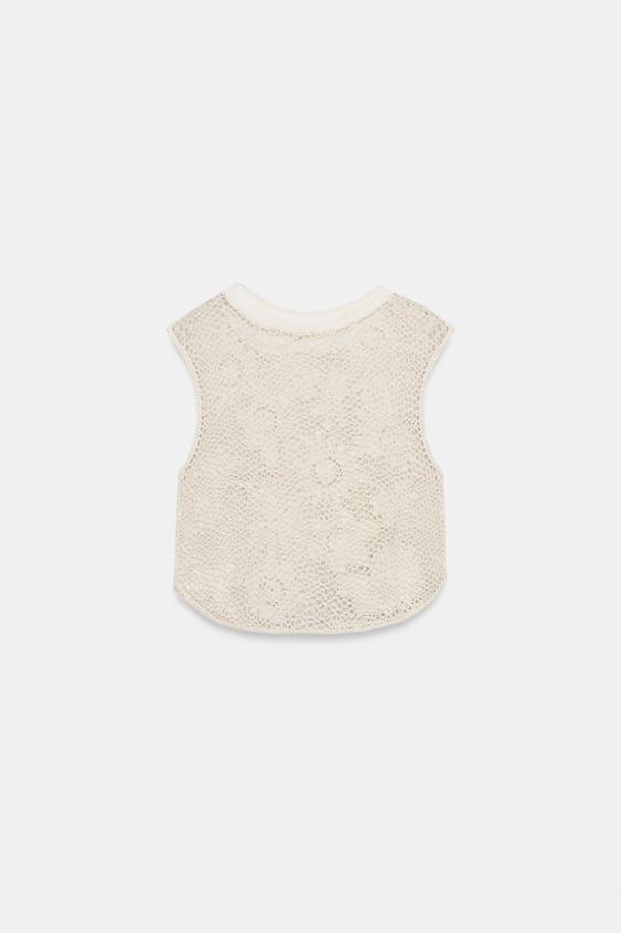 Top au crochet à fleurs