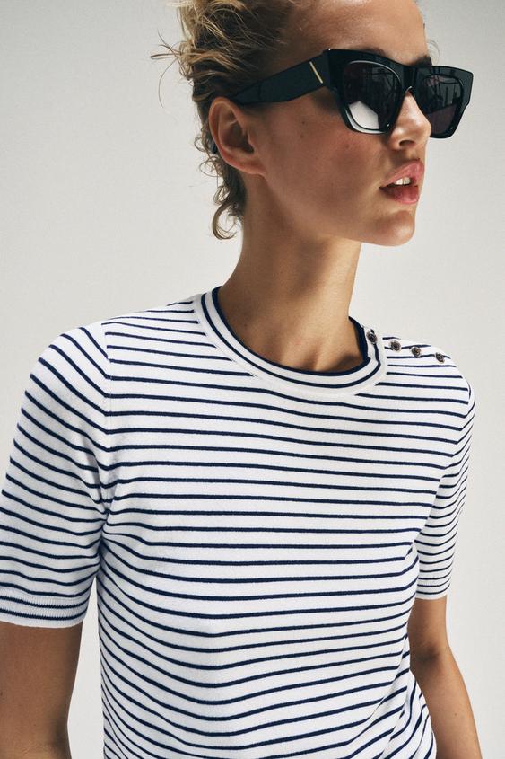 Pull en maille à rayures à manches courtes
