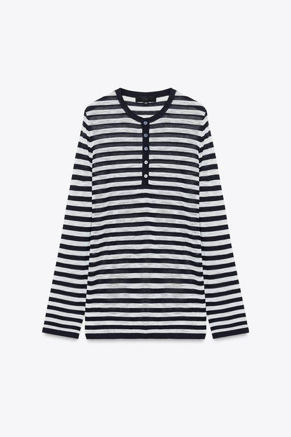 Pull à rayures à boutons