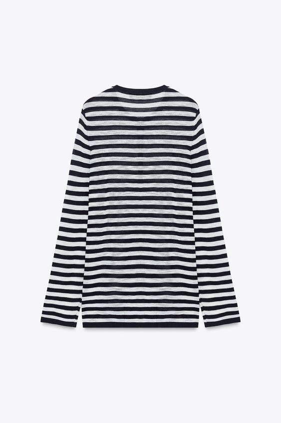 Pull à rayures à boutons