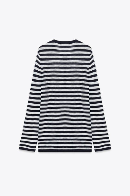 Pull à rayures à boutons