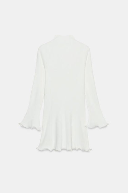 Robe en maille côtelée à finition ondulée