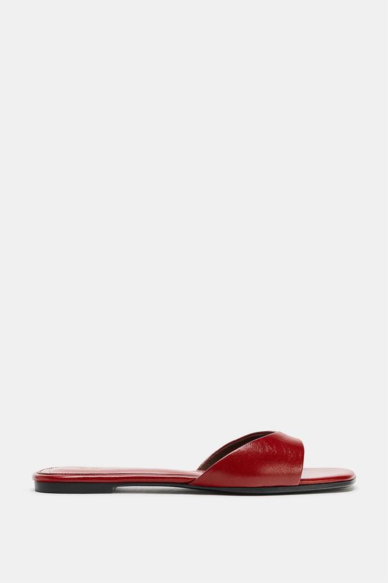 Sandale plate en cuir