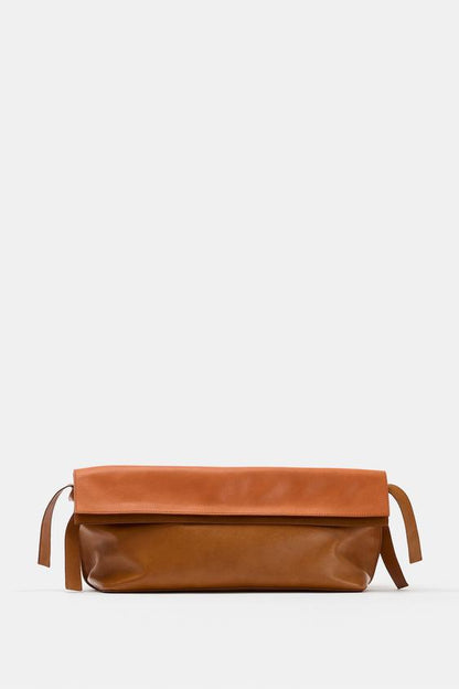 Pochette enveloppe en cuir à rabat
